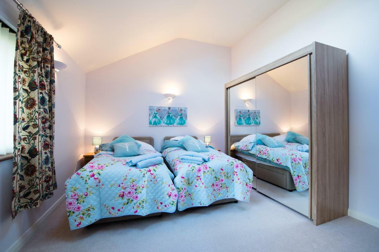 Y Grange Bed & Breakfast Llanfihangel-y-Creuddyn Luaran gambar