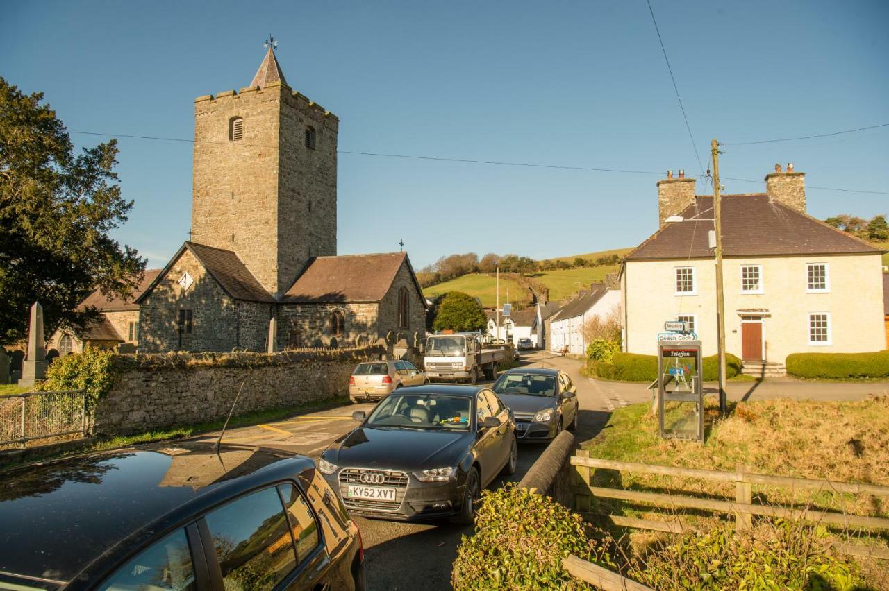 Y Grange Bed & Breakfast Llanfihangel-y-Creuddyn Luaran gambar